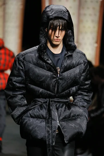 Look 70